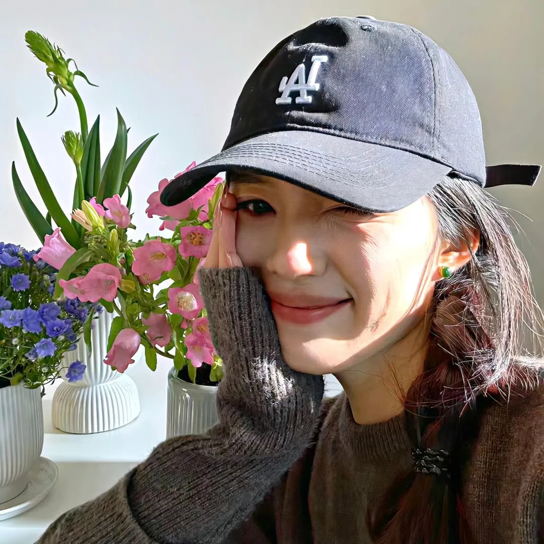 她来到我身边